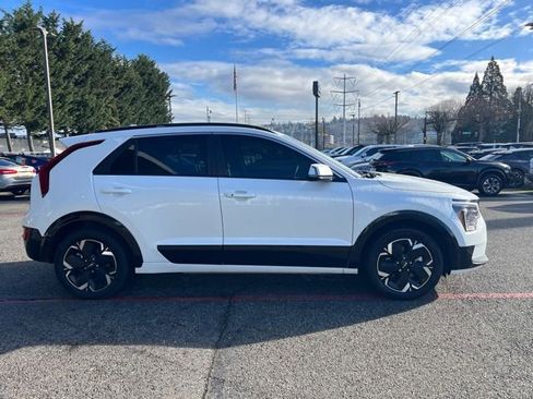 Used 2023 Kia Niro Wind w/ Wind Preserve Package image 7