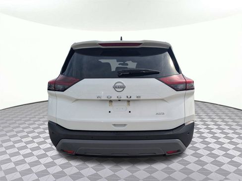 Used 2023 Nissan Rogue S image 4