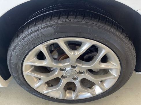 Used 2015 Chrysler 200 C w/ Navigation & Sound Group I image 7