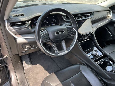 Used 2023 Jeep Grand Cherokee L Limited AWD/4WD image 18