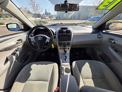 Used 2013 Toyota Corolla LE FWD image 12