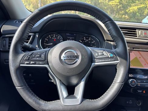 Used 2020 Nissan Rogue SL image 16