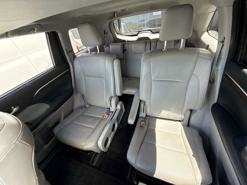 Used 2015 Toyota Highlander Limited FWD image 24