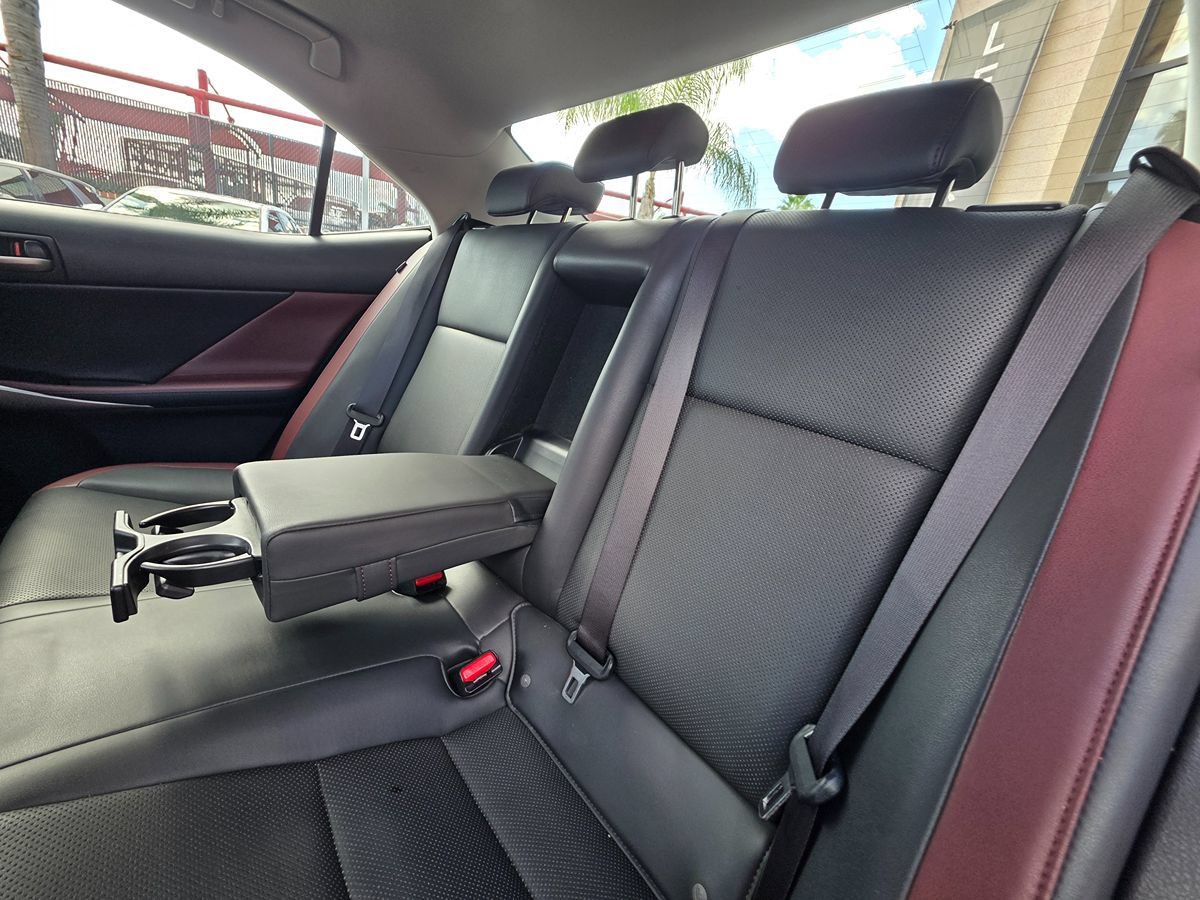 Used 2017 Lexus IS 200t RWD image 22