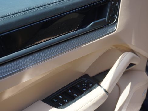Certified 2026 Porsche Cayenne Coupe AWD/4WD image 16