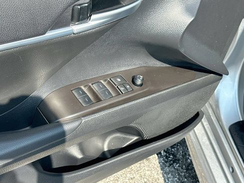 Used 2024 Toyota Camry SE FWD image 16