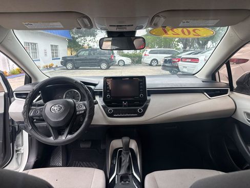 Used 2021 Toyota Corolla LE FWD image 14