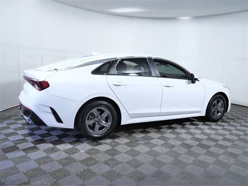 Used 2022 Kia K5 LXS image 8