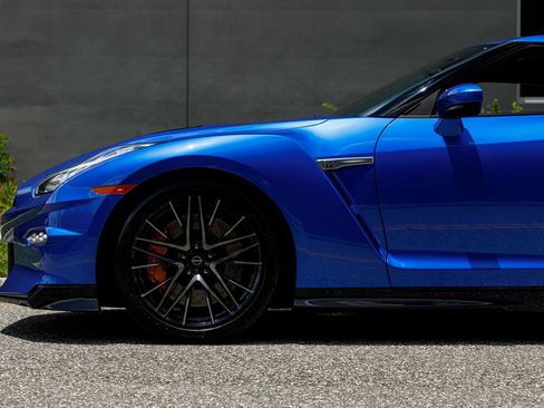 Used 2024 Nissan GT-R AWD/4WD image 28