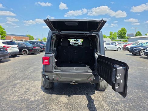 Used 2019 Jeep Wrangler Unlimited Sahara w/ Safety Group AWD/4WD image 47
