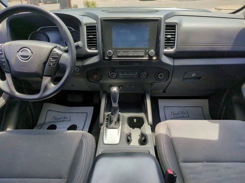 Used 2022 Nissan Frontier SV w/ Technology Package RWD image 17