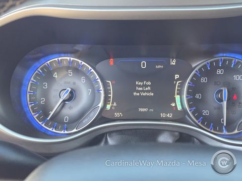 Used 2023 Chrysler Pacifica Touring-L image 22