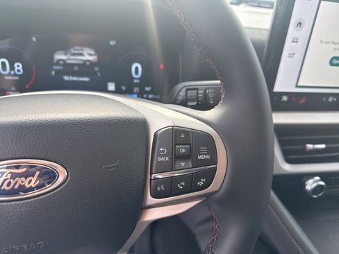 Used 2025 Ford Explorer Active image 22