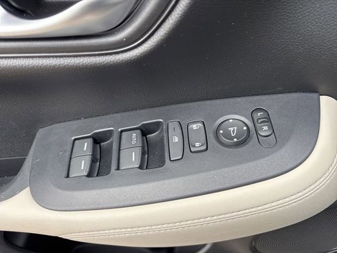 Used 2024 Honda HR-V LX image 15