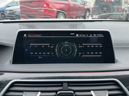 Used 2020 BMW 750i xDrive w/ M Sport Package image 26