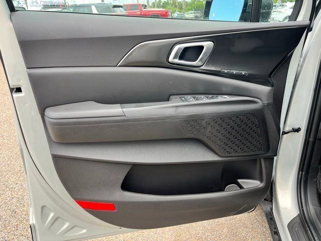 New 2026 Kia Carnival SX w/ SX Dark Edition Package FWD image 17