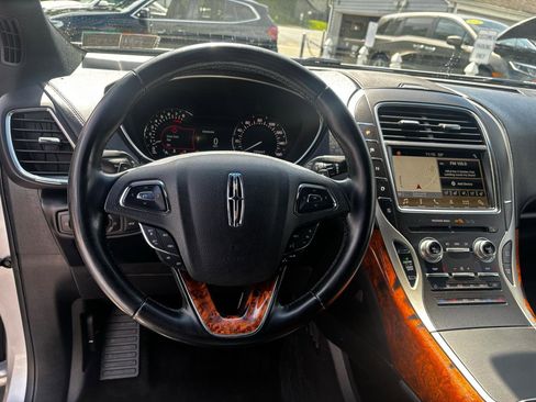 Used 2018 Lincoln MKX Reserve w/ Lincoln MKX Climate Package AWD/4WD image 15