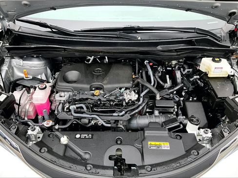 Used 2025 Toyota Sienna LE image 31