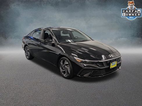 Certified 2025 Hyundai Elantra Sport image 3