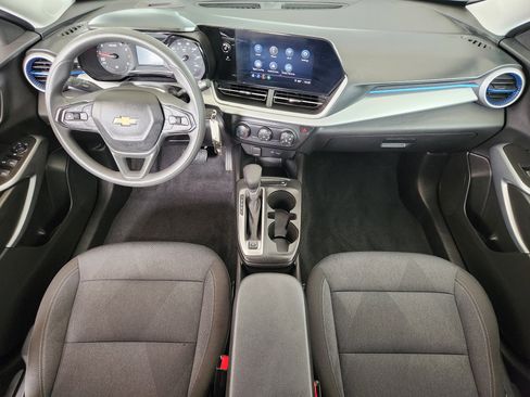 Certified 2025 Chevrolet Trax LS FWD image 27