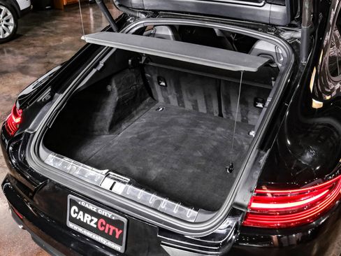 Used 2018 Porsche Panamera 4 image 49