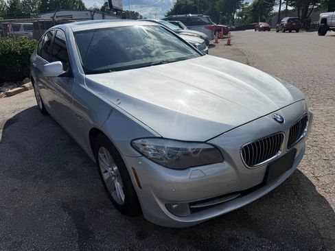 Used 2011 BMW 528i Sedan RWD image 3