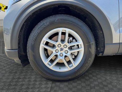 Certified 2025 Ford Explorer Active w/ Active Comfort Package RWD image 14