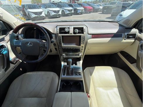 Used 2014 Lexus GX 460 w/ Premium Package image 4