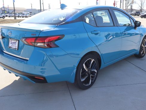 Used 2025 Nissan Versa SR w/ Trunk Package image 5