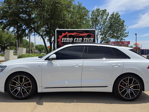 Used 2019 Audi Q8 Prestige w/ Luxury Package AWD/4WD image 2