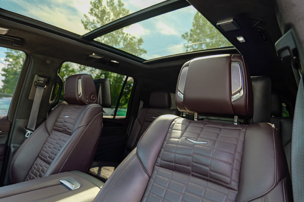 Used 2024 Cadillac Escalade ESV Premium Luxury Platinum AWD/4WD image 22