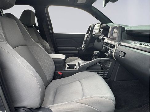 Used 2025 Toyota Tacoma SR5 RWD image 19
