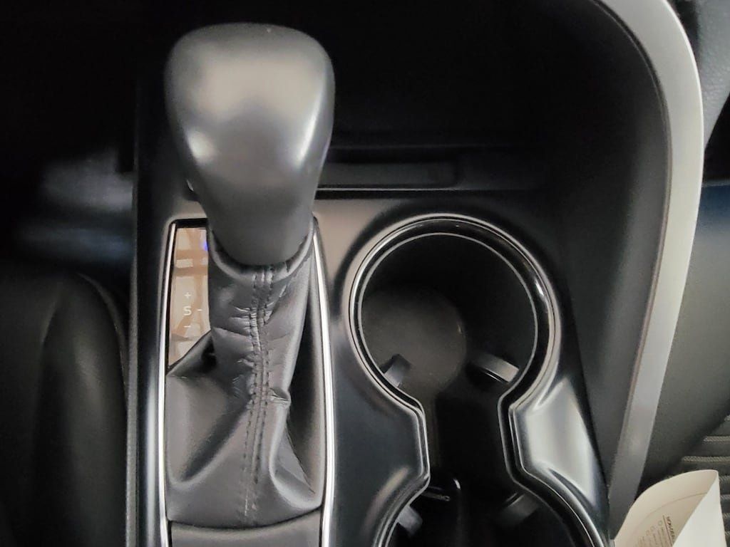 Used 2018 Toyota Camry SE FWD image 18