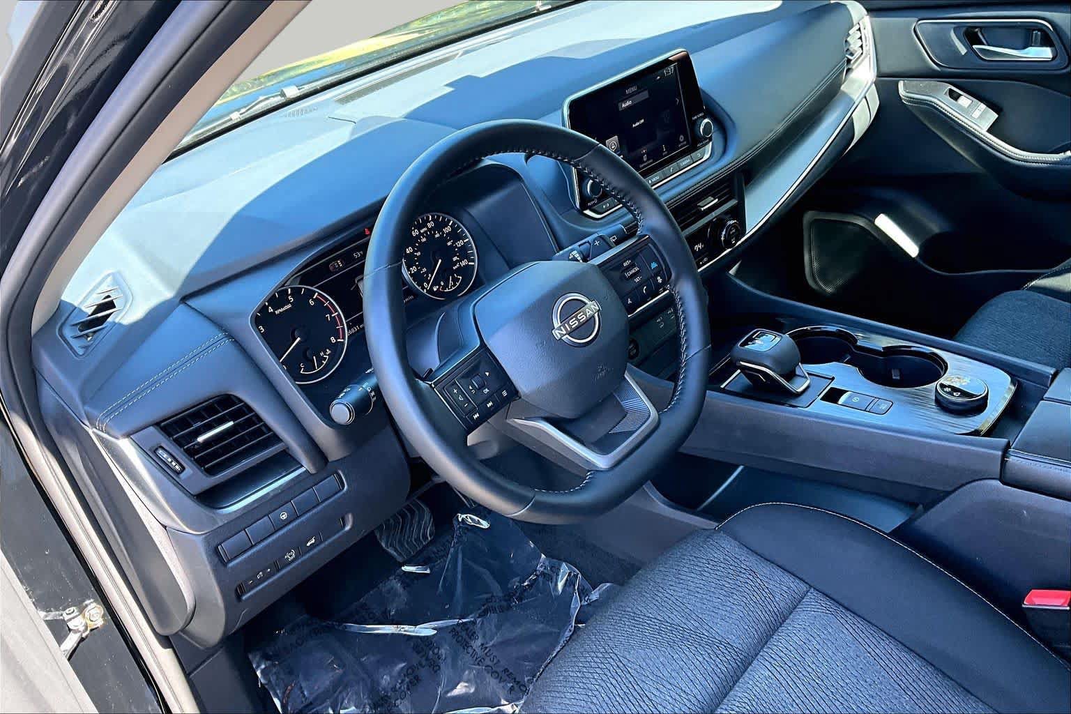 Used 2026 Nissan Rogue SV AWD/4WD image 18