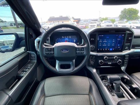 Used 2025 Ford F150 Lariat w/ Equipment Group 501A Mid image 6