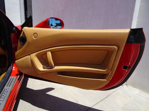 Used 2010 Ferrari California RWD image 15