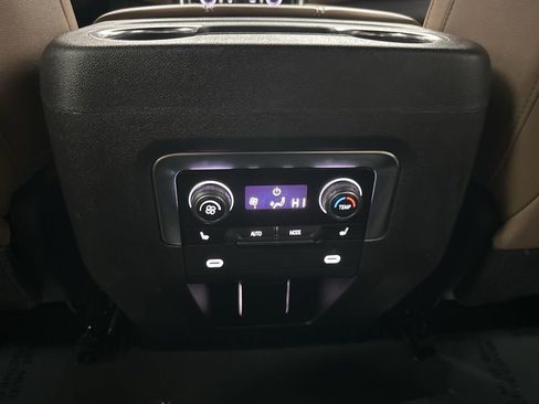 Used 2021 Chevrolet Suburban Premier w/ Premium Package image 24