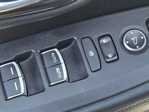 Used 2024 Honda HR-V EX-L image 16