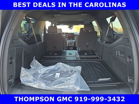 New 2026 GMC Yukon XL Elevation w/ LPO, Elevation Black Package image 15