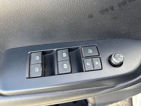 Used 2019 Toyota Highlander XLE image 22