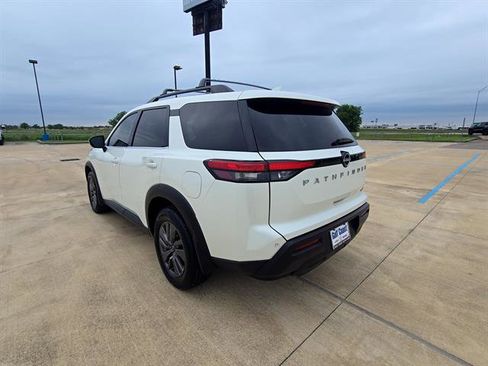 Used 2022 Nissan Pathfinder SV FWD image 7