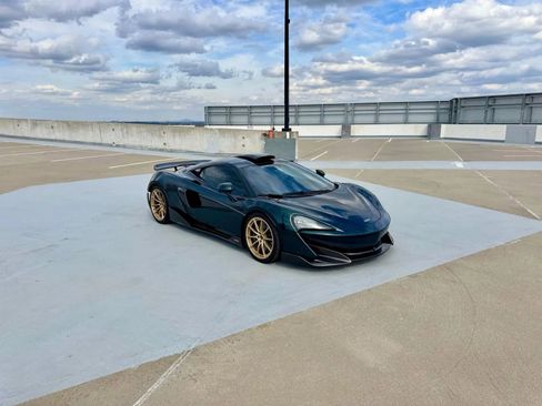 Used 2019 McLaren 600LT RWD image 4