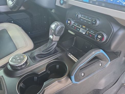 Used 2023 Ford Bronco Wildtrak AWD/4WD image 18
