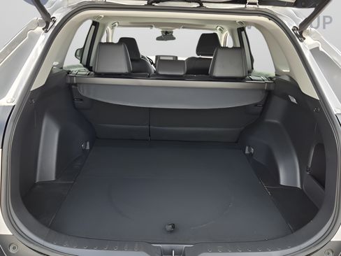Used 2019 Toyota RAV4 XLE Premium FWD image 12