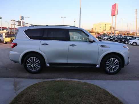 Used 2022 Nissan Armada SL image 12
