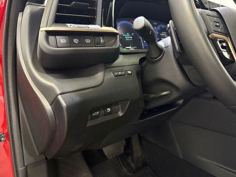 Certified 2025 Toyota Crown Signia AWD/4WD image 16