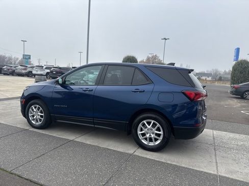 Used 2022 Chevrolet Equinox LS w/ LS Convenience Package image 10