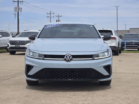 Used 2025 Volkswagen Jetta Sport FWD image 2