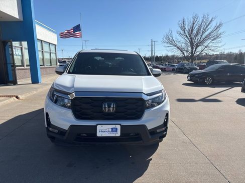 Used 2023 Honda Passport EX-L image 2