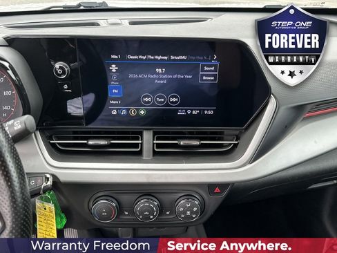 Used 2024 Chevrolet Trax RS FWD image 23